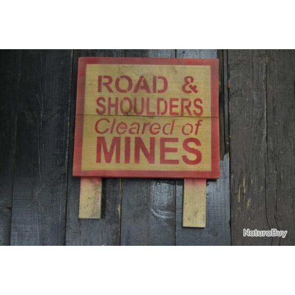 Copie panneau US WW2 Road & Shoulders cleared of mines - id�al d�co reconstitution jeep gmc