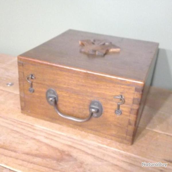 tr�s beau ancien coffret  en Bois � Queue d'Aronde