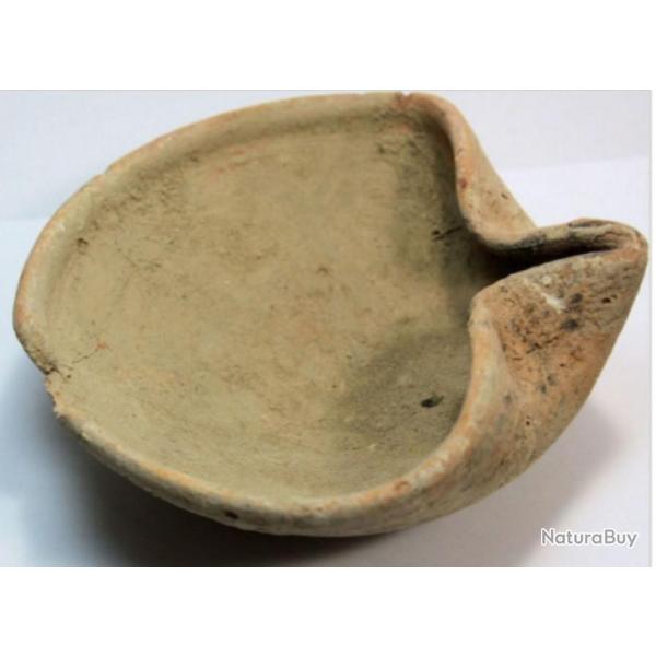 Israel. Lampe  huile en terre cuite (c.1400 av-JC). Bronze age oil lamp