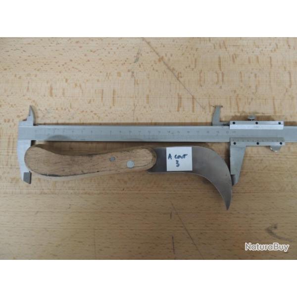 1 grande  serpette de forestier