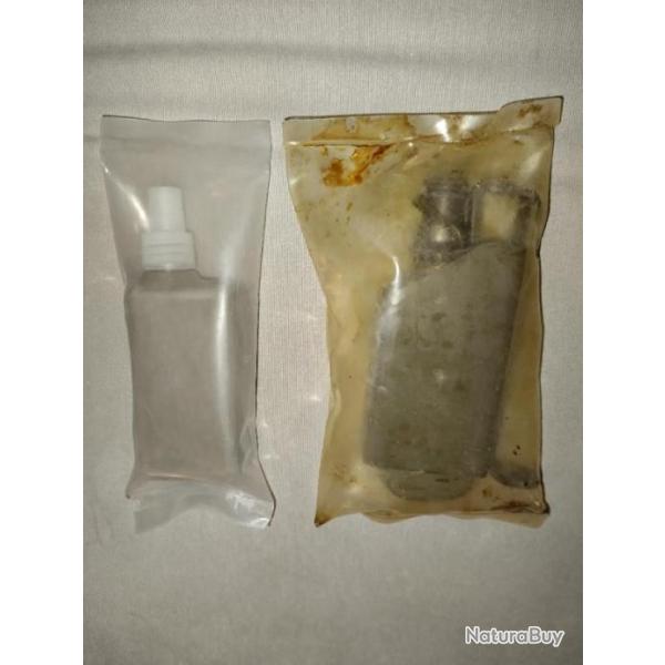 chargette et burette d'huile de pistolet mitrailleur MAT 49 + burette dans emballage d'origine