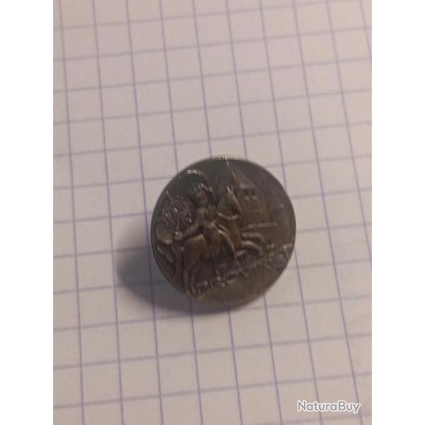 Pin's No Broche Ville De Provins Cavalier M�di�val Ref 270b