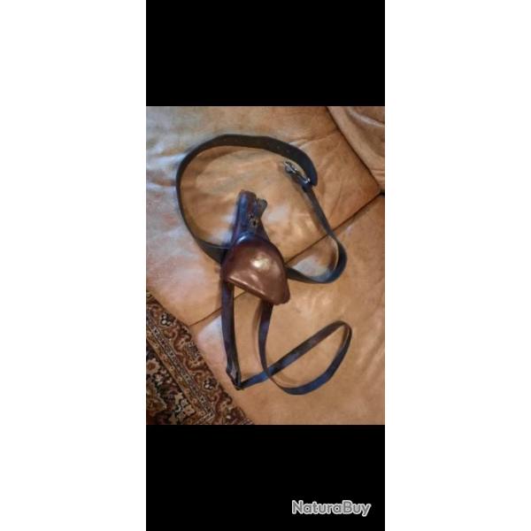 �tuis pour revolver 1892 avec sa ceinture