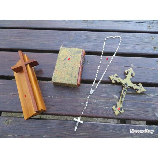 Lot objets religieux - Ancien Crucifix & Livre L'anne liturgique, chapelet en nacre etc...(XX)
