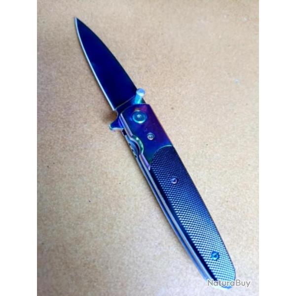 COUTEAU  PLIANT  A OUVERTURE  ( AUTO )  RAPIDE  DE LA LAME  . TOUT  METAL  .  PARFAIT ETAT .