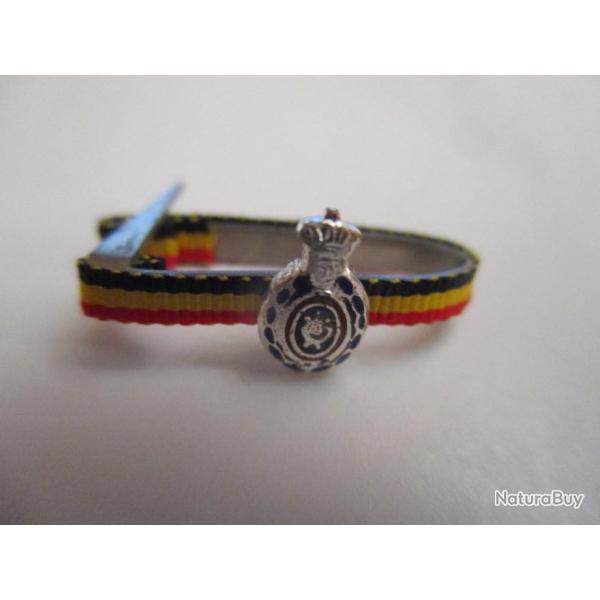 Agraphe de boutonni�re belge