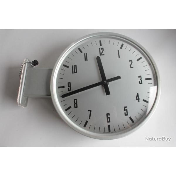 INDUCTA Horloge murale industrielle double face Montre