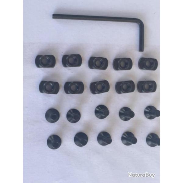 Lot de 10 vis et �crous M-loc