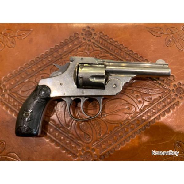 Revolver Iver Johnson DA calibre 38SW