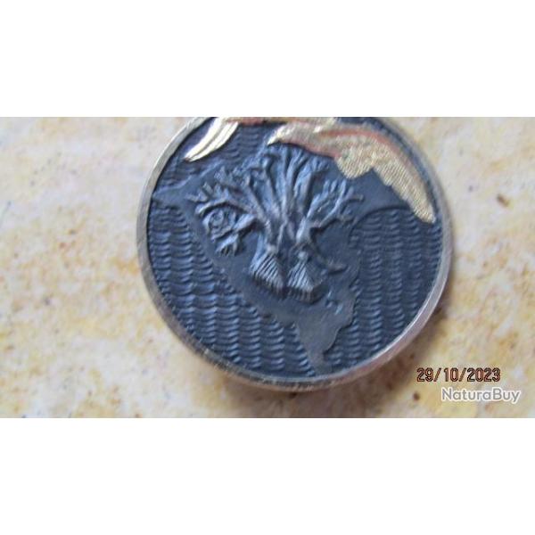 insigne pucelle  Base A�rienne 160, DAKAR, 36 millim�tres, fixation pontet arm�e de l'air.