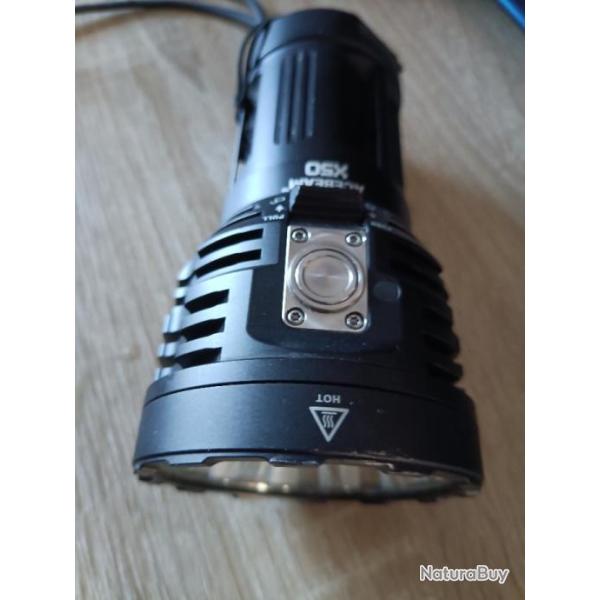 torche tactique acebeam X50 , 40000 lumens , ultra puissante ,d�fense , surveillance.