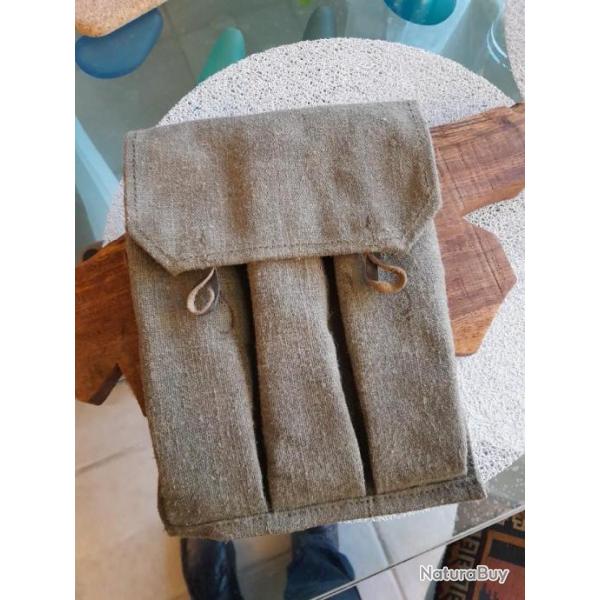 Vends porte chargeurs ppsh 41 ou 43   ....Marquages possiblement russes.