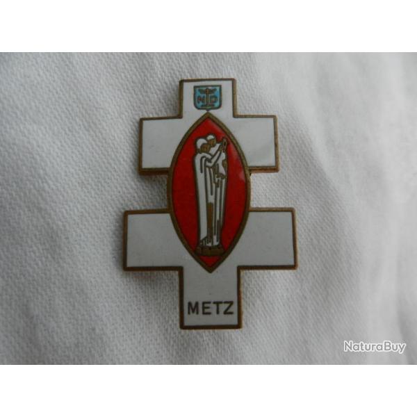 insigne religieux croix de Lorraine �maill�e - Notre Dame Metz