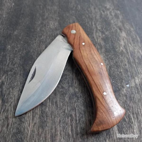 Gros et Solide Couteau avec Poncetage Manche en Olivier