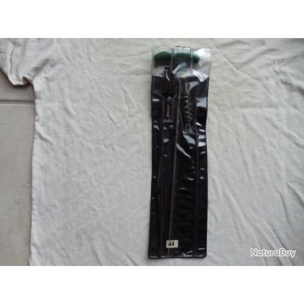 N�cessaire de nettoyage pour calibre 44.