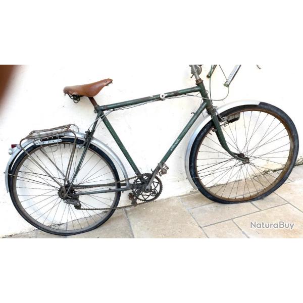 V�lo vintage pour mus�e de la R�sistance