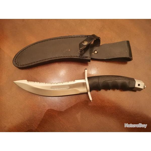 Copie faite a Taiwan de le celebre couteau AL MAR WARRIOR, tres similare a l'original, bonne qualit�