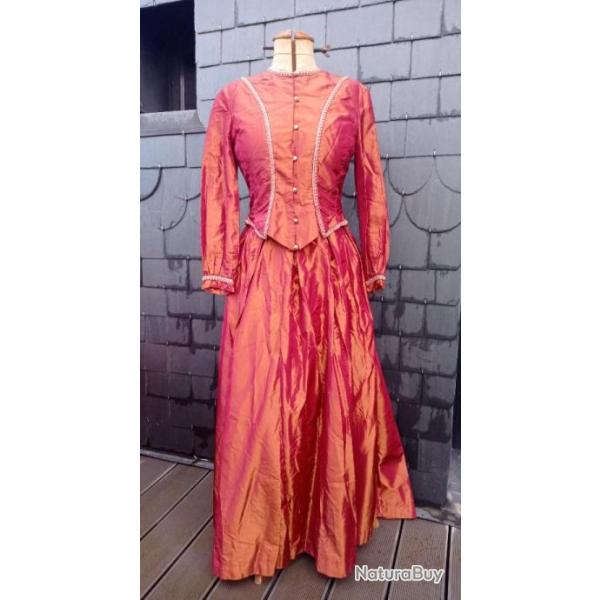 Tr�s jolie ensemble pour femme en taffetas fin XIXeme si�cle taille 38/40