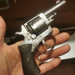 Magnifique 320 grav&eacute; avec pontet