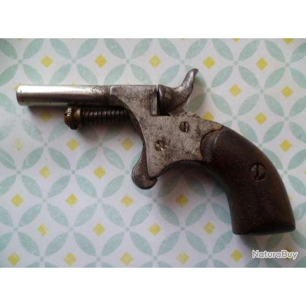 RARE ET ATYPIQUE PETIT PISTOLET DE CYCLISTE EN CALIBRE 5.5 MM (�JECTION SEMI-AUTOMATIQUE A RESSORT)