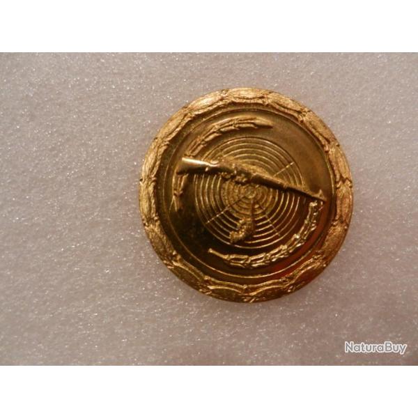 m�daille de table concours de tir 82�division militaire 8mai 1976(tireur complet)