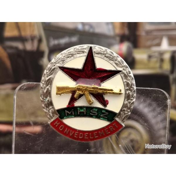 Insigne Communiste Hongrois - Volontaire pour la d�fense de la patrie ( 30 mm )