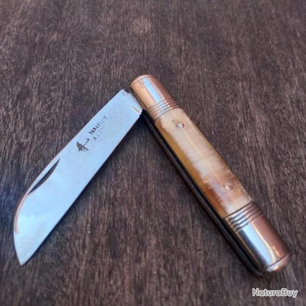 Joli Couteau R�gional LE TONNEAU PARAPLUIE � L �PREUVE Manche en corne Blonde