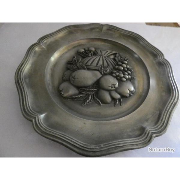 assiette en tain  dcor fruits