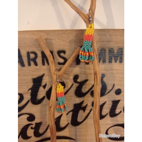 Jolie paire boucles d'oreilles en perle artisanat indien style country western