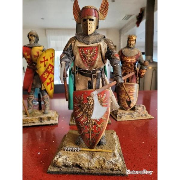 FIGURINES  MOYEN AGE  1.6