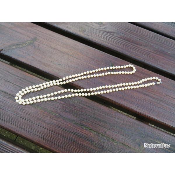VINTAGE - Ancien Long collier sautoir perles de couleur blanches - Longueur 120 Cm (Vers 1980-90)