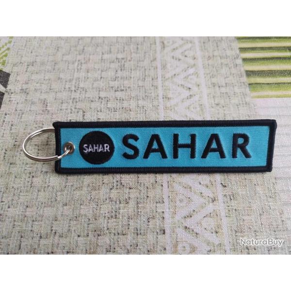 PORTE CLEF ECUSSON SAHAR  REMOVE BEFORE ANALYSIS COULEUR BLEU