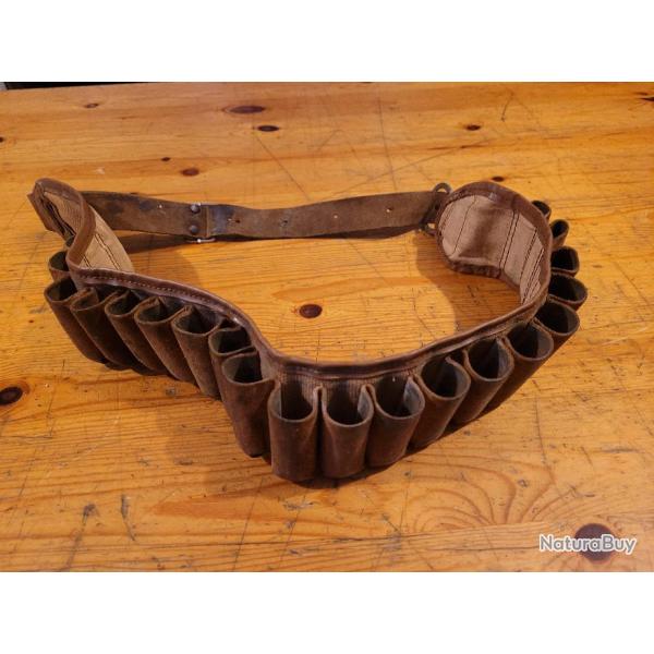 Cartouchi�re cuir 20 emplacements cartouches Calibre 12