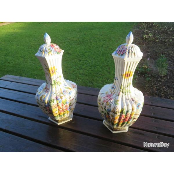 VINTAGE-Ancienne grande paire de Potiche en c�ramique polychrome a d�cors de fleurs-Italie(Vers1950)