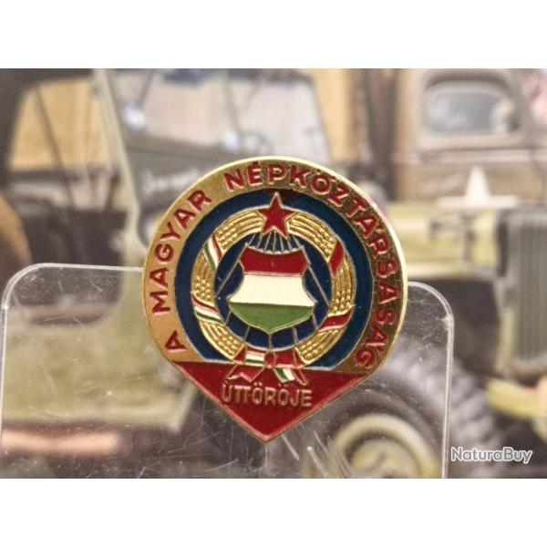 Insigne Pionnier de la R�publique populaire de Hongrie ( 28 mm )