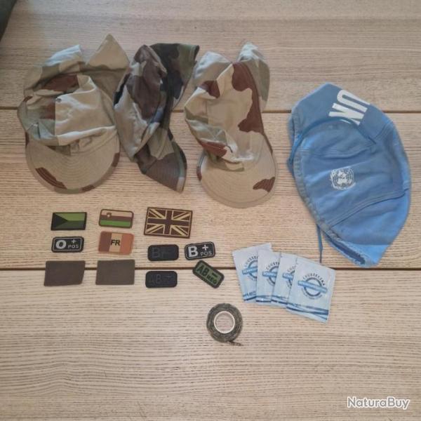 Lot d'objet divers militaria. Casquette cover ONU Patch dcontaminant...