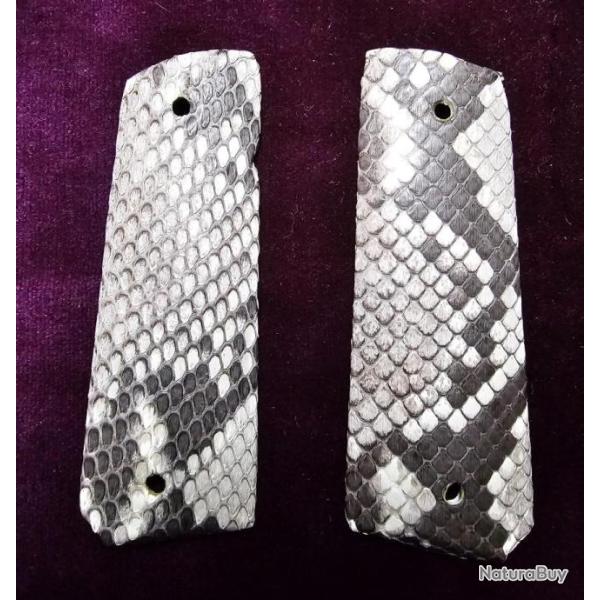 Texas - Mexico, Plaquettes pour pistolet 1911 : peau de Python. Snake skin grips narcos style
