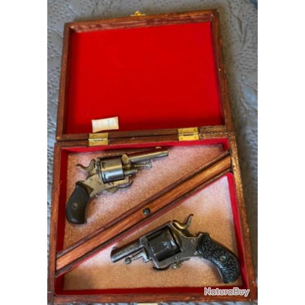 2 revolvers British Bulldog et Puppy calibre 320
