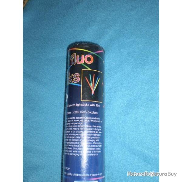 Lot de cent bracelets fluorescents pour amusement ou autre (chasse,etc...) !