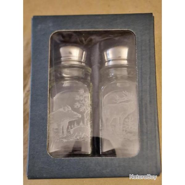 IDEE CADEAU - Sali�re + poivri�re en verre grav� sanglier et cerf - HILMAR SUPER DESTOCK !!!