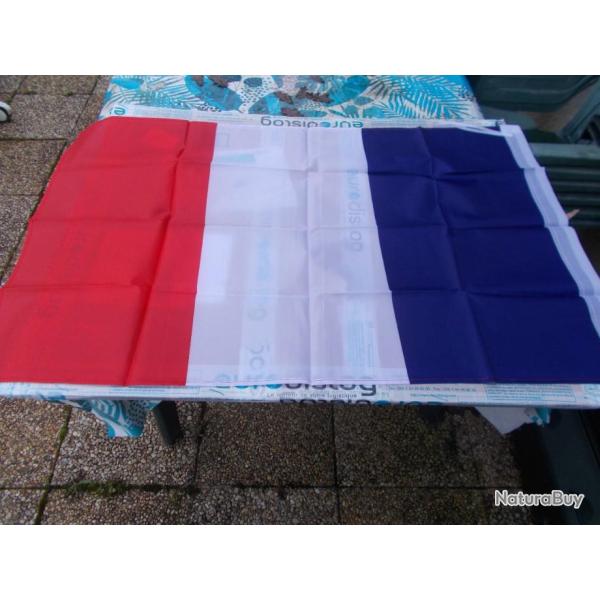 drapeau fran�ais bleu/blanc/rouge �tat neuf
