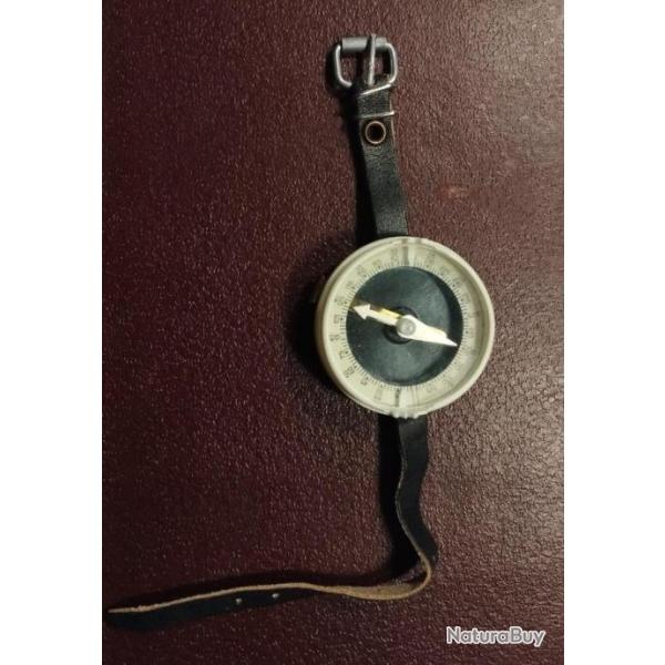 Boussole bracelet militaire ruse annes 50.