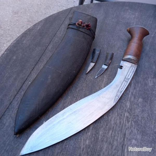 Couteau KUUKRI avec ses 2 petits Couteaux Manche en Bois avec �tui en Cuir