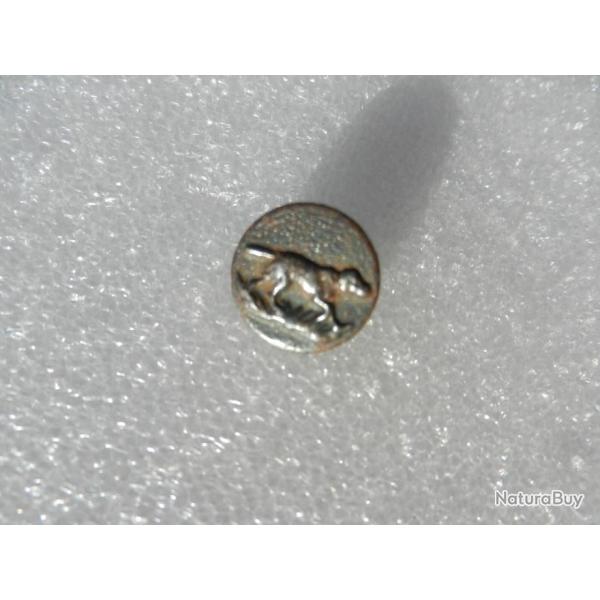 ancien bouton pour v�tement de chasse ou de livr�e avec chien