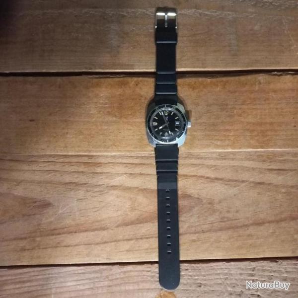 Tr�s belle montre de plong�e  Marque   " JAZ "      p�riode   1960  //  1970