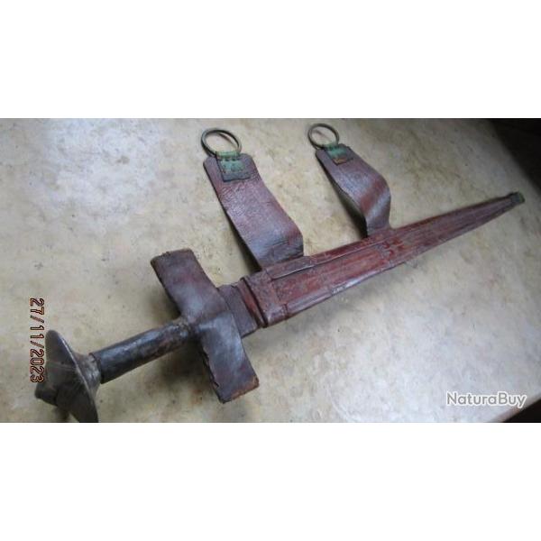 sabre Touareg Berbre Takouba ancienne lame double lune dsert Algrie Maroc dromadaire mhariste