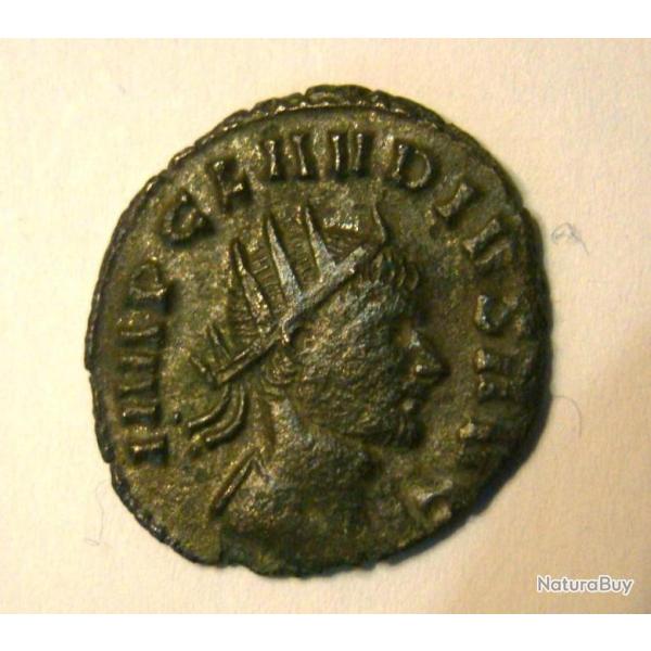 UNE TRES BELLE MONNAIE DE L'EMPIRE ROMAIN AVEC BELLE PATINE VERTE SATINEE: CLAUDE II A IDENTIFIER