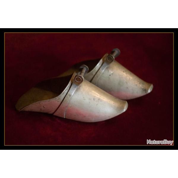 Paire d'�triers d'Am�rique du sud . ( Pantoufles ) . Lot N 1