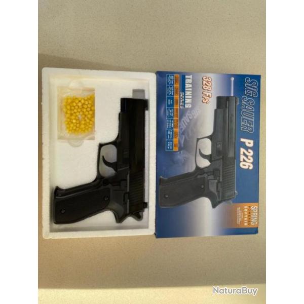 Air Soft Gun - CYBERGUN - SIG SAUER P226 avec billes calibre 6mm - Etat neuf