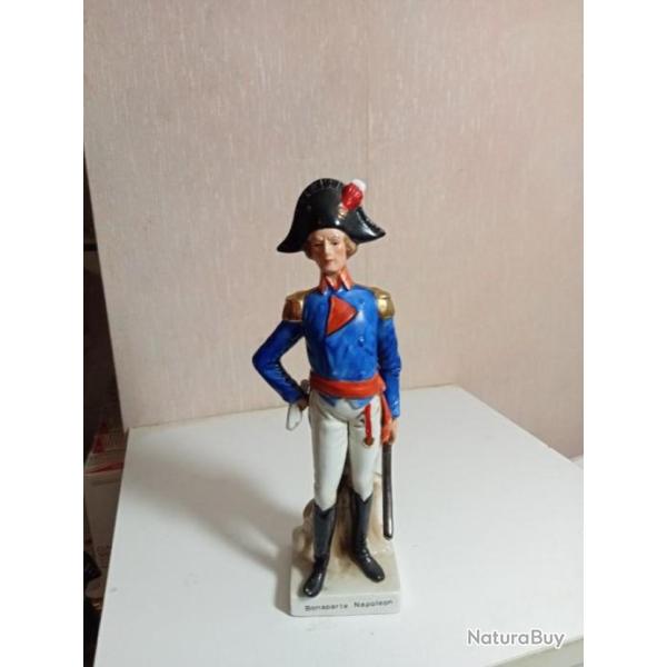 statuette bonaparte napoleon en porcelaine hauteur 23 cm